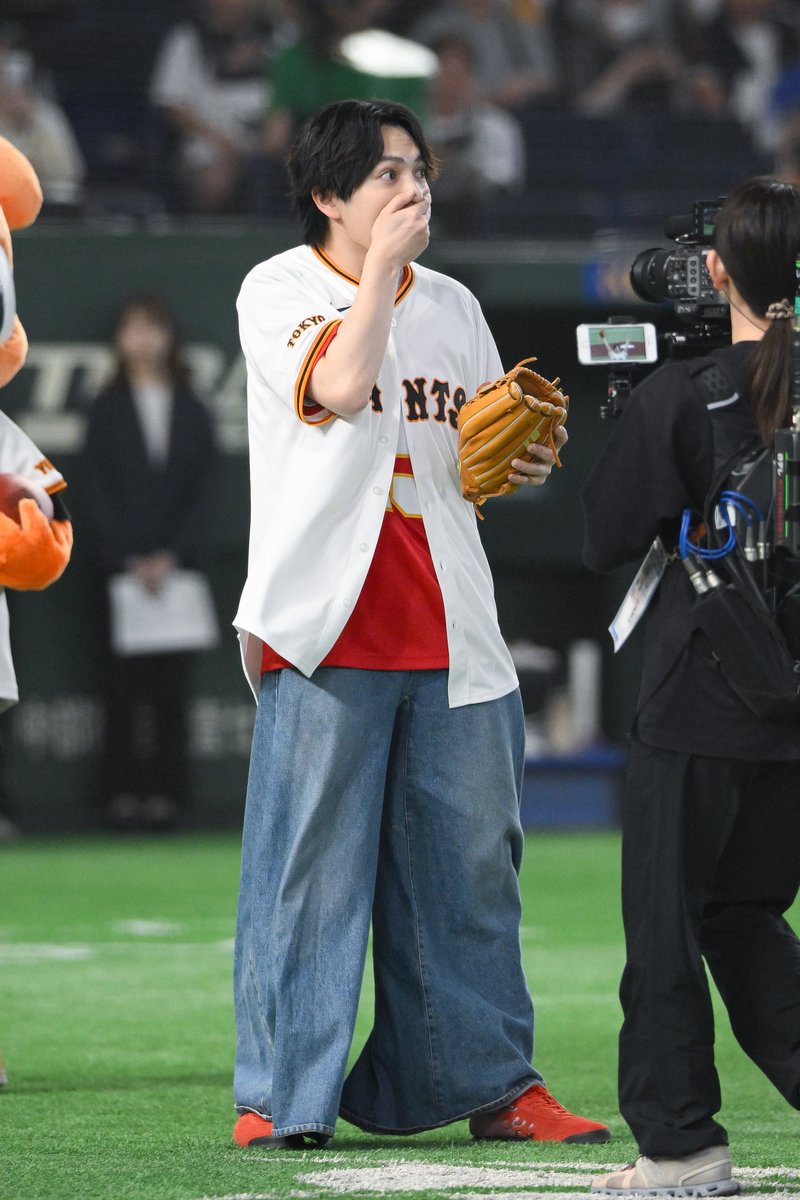 Itsumo__Nemui_'s tweet photo. #吉田仁人  #MILK 

何か忘れちゃってたんですかね🫢
最後はキメポーズ ☝️ https://t.co/CCX3sTJ0Uh