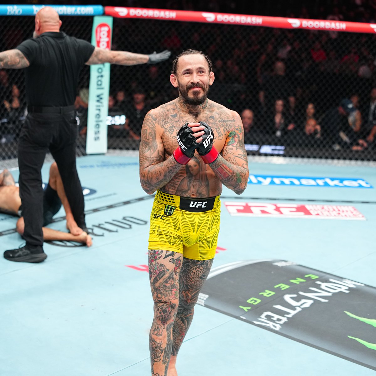 Marlon Vera (@​chitoveraUFC) ties Aljamain Sterling for most wins in UFC bantamweight history with 14. #CrytoCom #UFC331 
 [📷](https://pbs.twimg.com/media/HSny