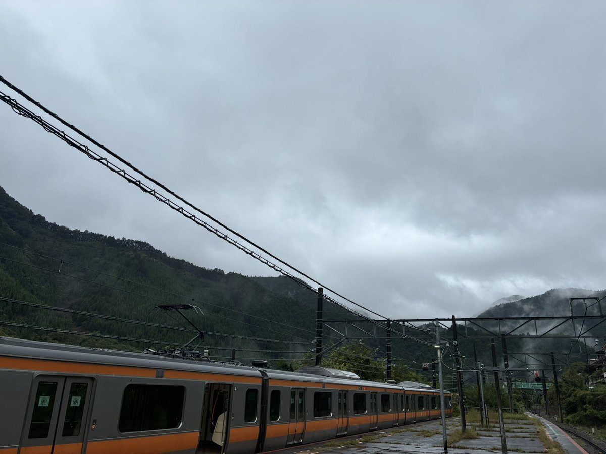 PlanetarianK's tweet photo. 御岳駅までワープペン🐧🚃
間違えたペン🐧💦 https://t.co/RYnqAjFHEd