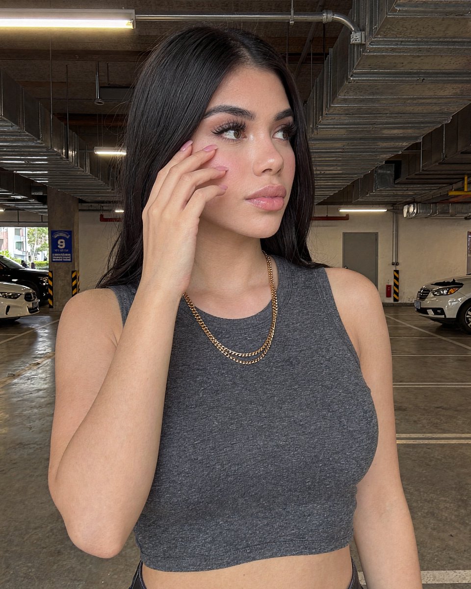 tsgirlsofiaaa's tweet photo. Be honest, could you admit to people that you want me, or would you hide it? 🏳️‍⚧️ https://t.co/jIv2pz6Kr6