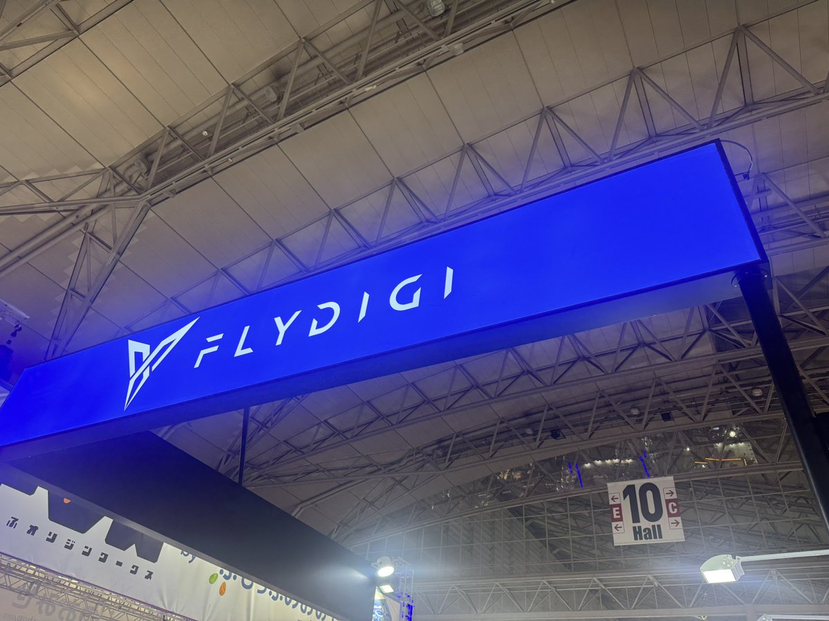 oonkyt's tweet photo. #FLYDIGI https://t.co/qlMsmtq7PE