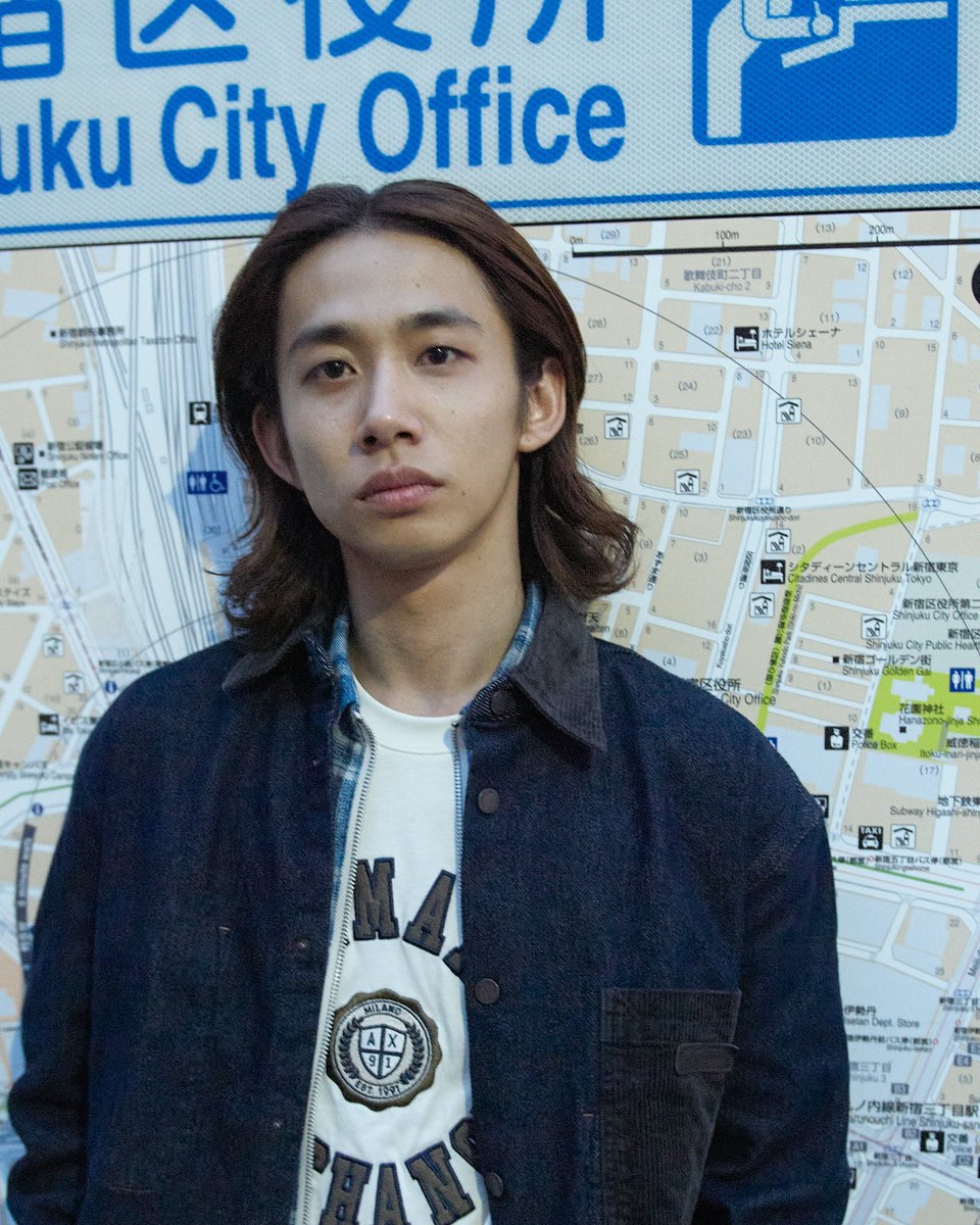 ARMANI_JAPAN's tweet photo. #ArmaniExchange
街のエネルギーを映す、A|Xのデニムスタイル。
──個性でつくる、自分らしい着こなし。
https://t.co/oK6RPCwt24
#AXfw26 #Denim #木谷生 https://t.co/rKQQbdAPgi