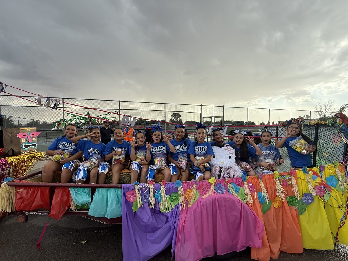 LizethOrtiz341's tweet photo. ππ£ Homecoming Parade 2026! πΎβ¨ Our Surratt Cheerleaders had the BEST time spreading Cub pride and cheering through the community! ππ@SurrattCubs
#SurrattCheer #HOCO2026 #CubPride https://t.co/5ovoHwO8Uc
