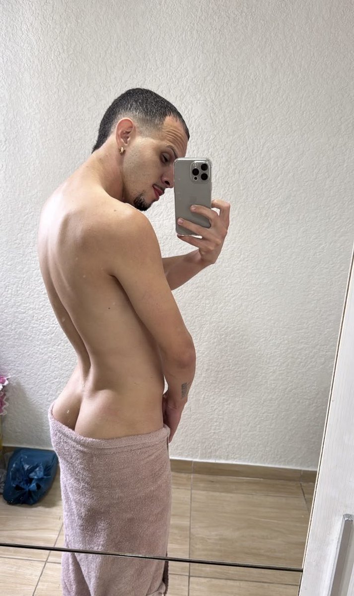eu_ygorrocha's tweet photo. Aquele confere pós treino😜🍑🤤 https://t.co/B8dPaMXJif