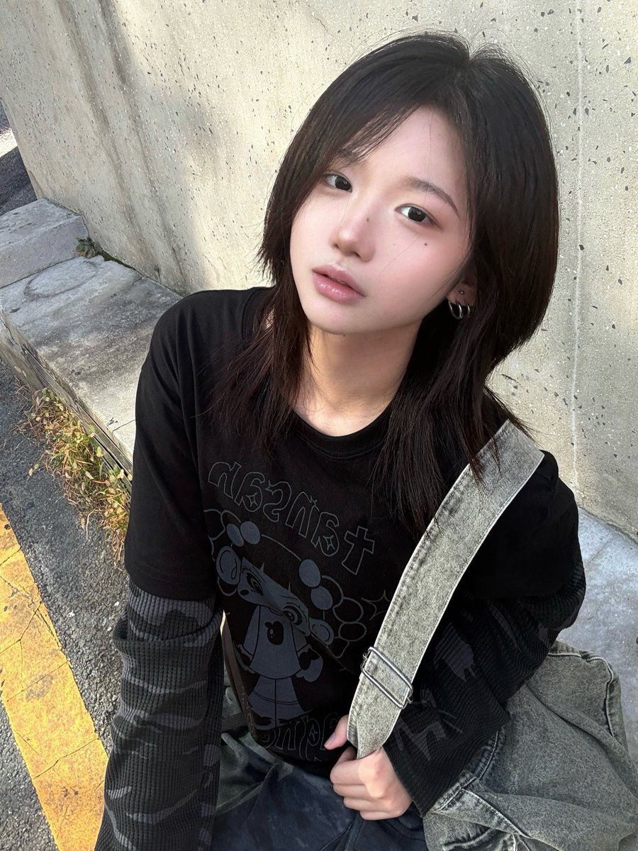 intoprayfor's tweet photo. 안녕하세요 https://t.co/SmzEeB8NW7
