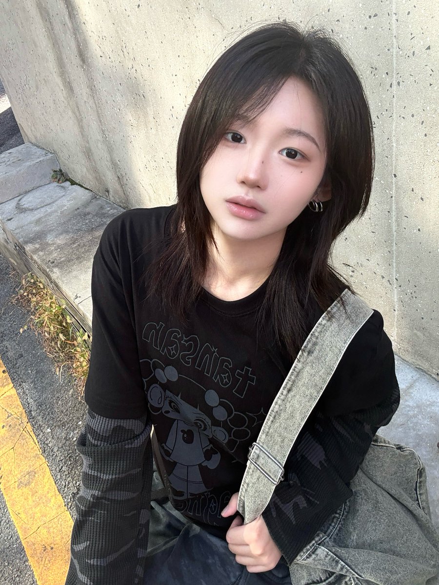 intoprayfor's tweet photo. 안녕하세요 https://t.co/SmzEeB8NW7