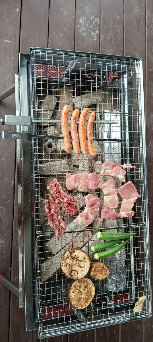 bulanzino's tweet photo. BBQ最高
昨日は夜パスタやる予定だったけど飲��ながらBBQしてたら気づいたら爆睡してました。
今日こそ夜パスタ予定？ https://t.co/z3KBLJvnss