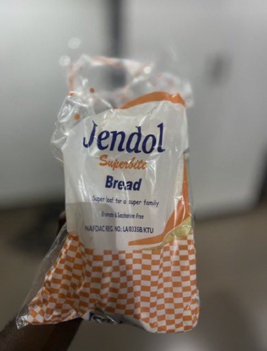Thewrldbaby's tweet photo. Which bread does it for you? 

Bokku                          Or                        Jendol https://t.co/vY5CqpNbcJ