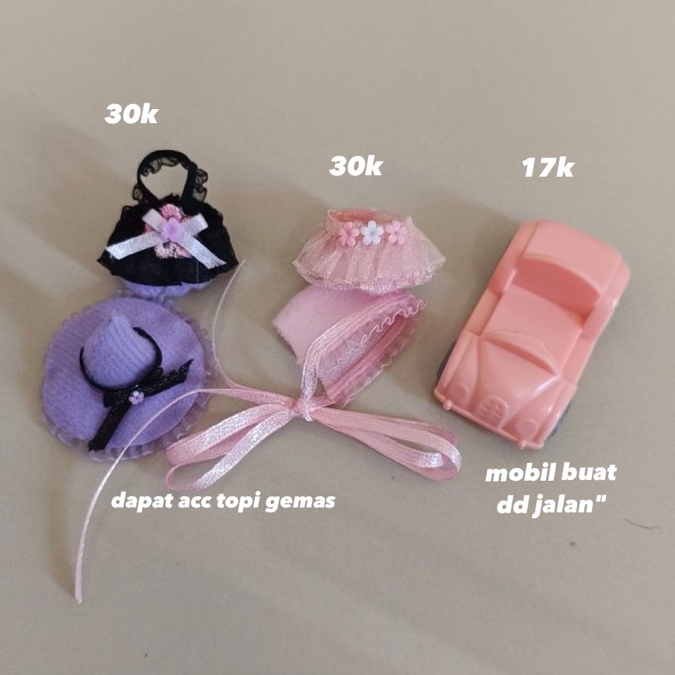 veilwreath's tweet photo. wts baju clothes &amp; acc sylvanian sulipan
price on pict, freeong shopee &amp; splitpay yaa
note: ga inc bando ya, next pict contoh try on aja biar tau gemas bgt pas dipake

#zonauang #zonajajan https://t.co/wiI2pQdYYO