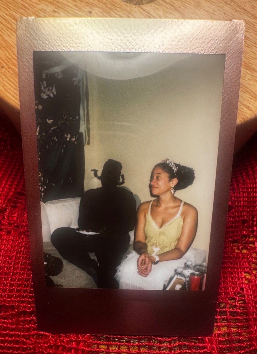 TitanEKarma's tweet photo. Unlockable character Polaroid of me n Princess #noedit https://t.co/6370GYmQVc