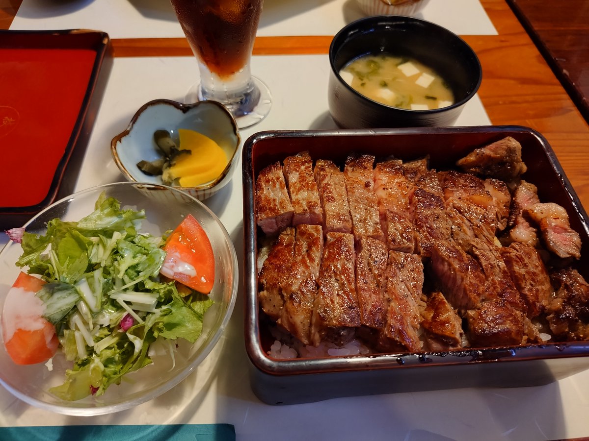improveiii's tweet photo. 下山した後のお昼ご飯は、打って変わってガッツリ肉🥳
美味しくいただきました😅 https://t.co/OU4raIvDQ3