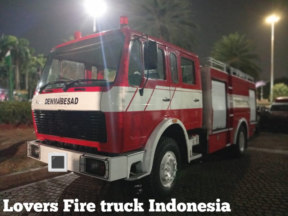 IndraAjahe778's tweet photo. Legend Fire truck Military 

Mercedes Benz NG

DENMASED TNI AD 

5.000 Liter

Body manufacture @ziegler_nieuws https://t.co/UThxrNWWbb