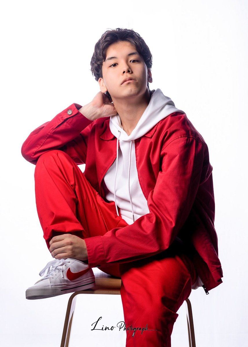 LinoPhotograph's tweet photo. 【石垣島 宣材・アー写撮影】
本格ライティングを駆使した、スタジオクオリティのポートレートもお任せください！
自然光だけでは出せない質感で、アイコンやブランディングに効く「魅せる1枚」を残します。
一味違う写真を撮りたい方は、お気軽にDMへ！
#石垣島 #宣材写真 #アー写 https://t.co/CWJYl38L54
