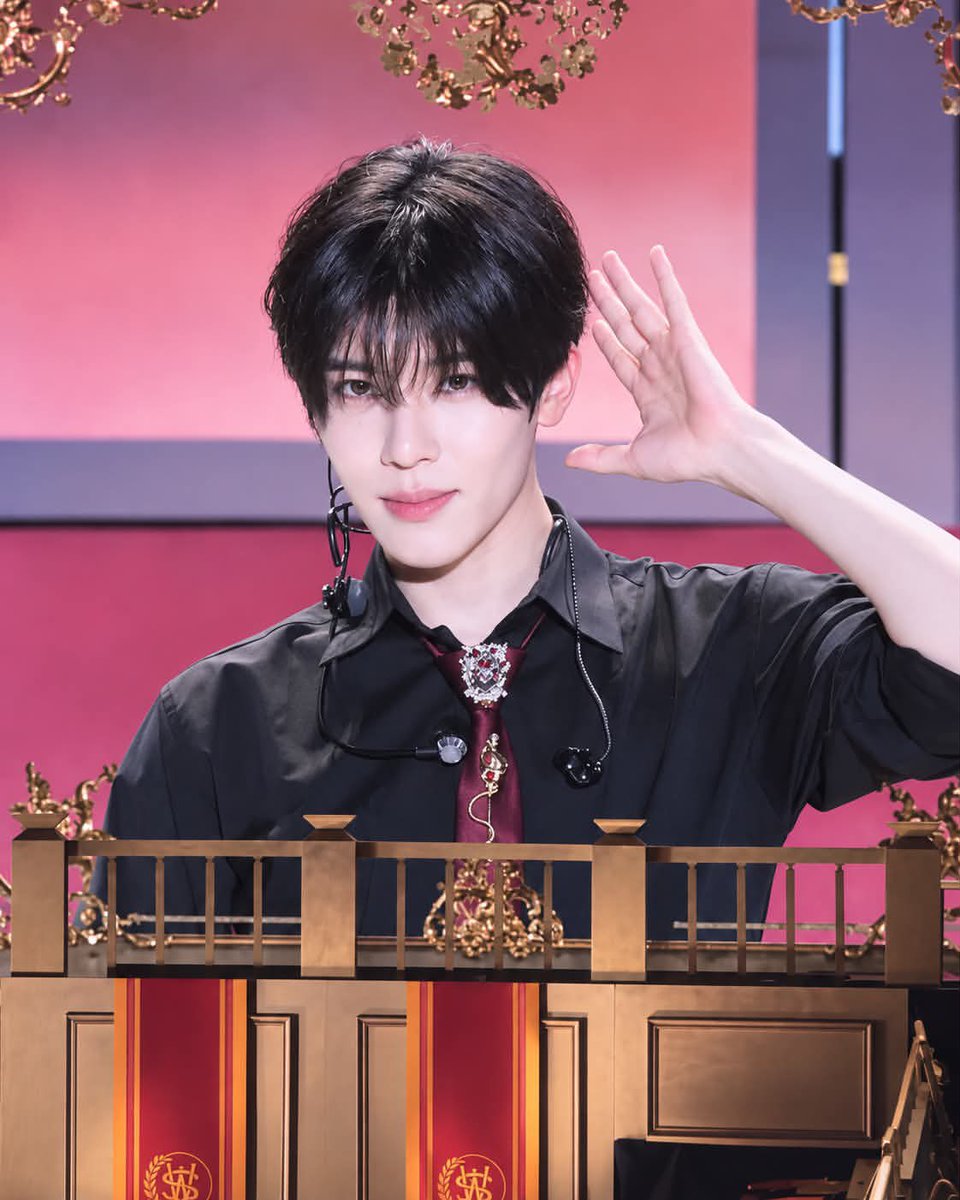 nonsorok's tweet photo. 얼굴이 너무 비현실적이다 https://t.co/EGZC6P7dGm