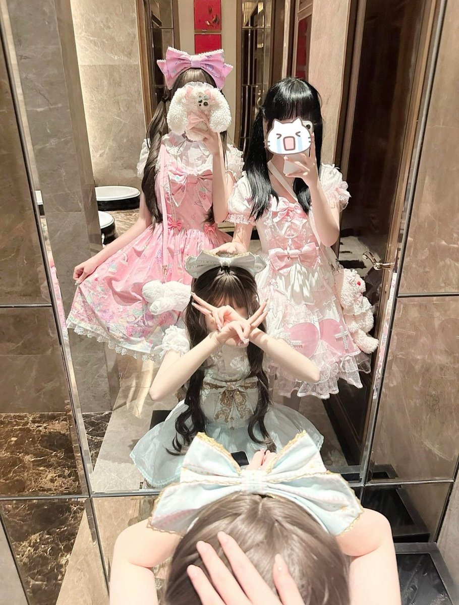 agnieszka46's tweet photo. 三姐妹真的不要🚪

真的给b看 不信你试试 

我们真的是女菩萨 https://t.co/aTJpz13Lk4
