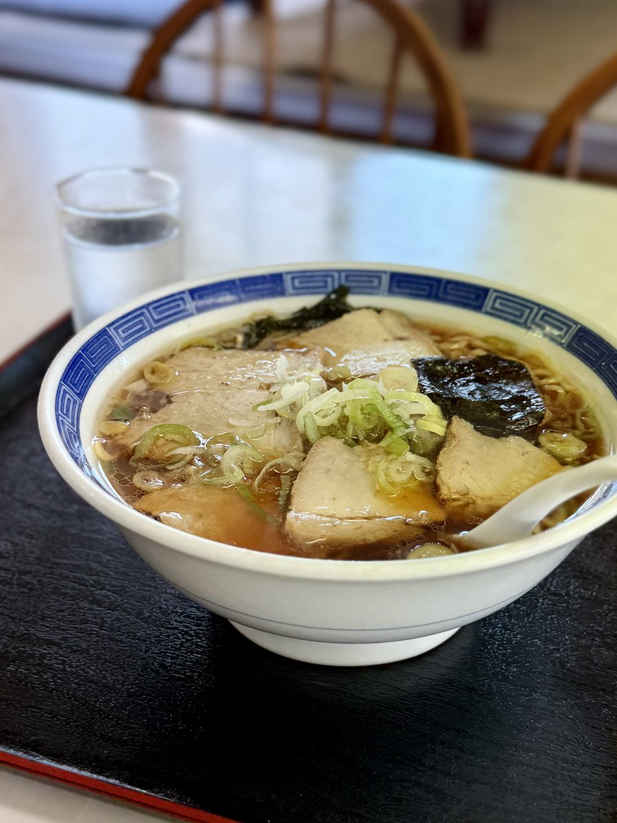 za0ez's tweet photo. ⭐︎チャーシュー麺(醤油)
やはりこれが帯広No.1ラーメン☝️
高校野球の決勝戦を応援するハルちゃん✨
メチャうまな一杯に大満足😋
2026.8.22 https://t.co/URrAKLJ3KC