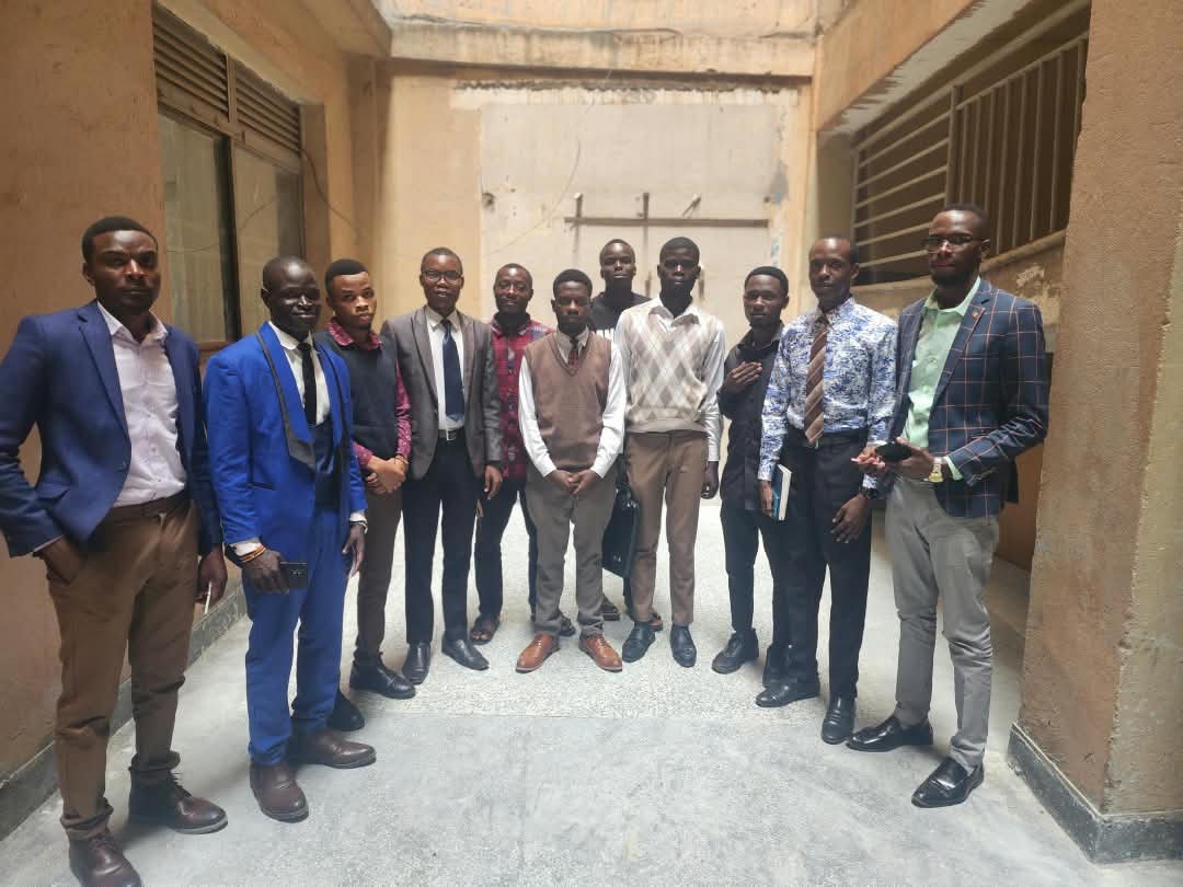 sampson256's tweet photo. Spent valuable time with Education Student Leaders at @kiuvarsity and  University under the UESA banner.
Meaningful conversations on leadership, the challenges facing teacher trainees, and how we can work together for better outcomes.
Grateful for the engagement. https://t.co/RrYUAL0k9c
