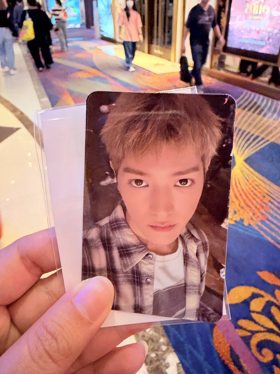 8__0njune's tweet photo. ขอแลกการ์ดสาขาเมเจอร์รัชโยธิน 
 เรา : แทยง คุณ : แจฮยอน 

#NCT127_5TH_NEOCITY_THE_REDLINE_in_CINEMAS https://t.co/pU0kLLPG55