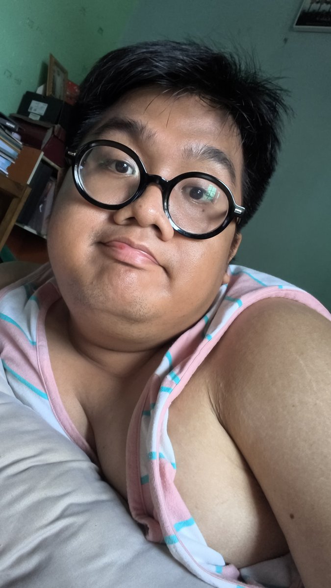 puxeemax's tweet photo. Kemarin seharian beberes kamar n rumah.
Hari ini bisa gabut maksimal heuheu https://t.co/mTnJcktuSo