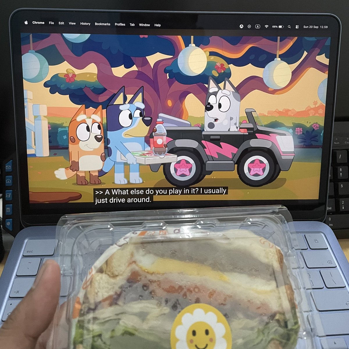 alkataliz's tweet photo. belum bisa makan kalo belum nyetel bluey #preschooltwt https://t.co/3PNsm10YGF