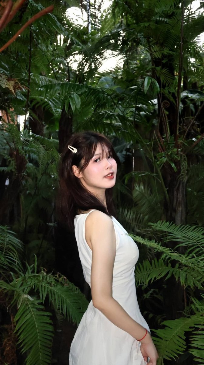 seto175's tweet photo. Nhật Anh 2k6 học sư phạm tiểu học,nhìn thơ thơ nhma là đĩ chính hiệu có thằng ny mập địt cu bé ysl. Nó hay gạ đám bạn với mấy đứa nhỏ tuổi some. Cô giáo tương lai mà lại là cái bồn chứa tinh trùng dơ bẩn, như này chỉ có dạy hs cách địt thôi. https://t.co/Ll21Z1dCWp