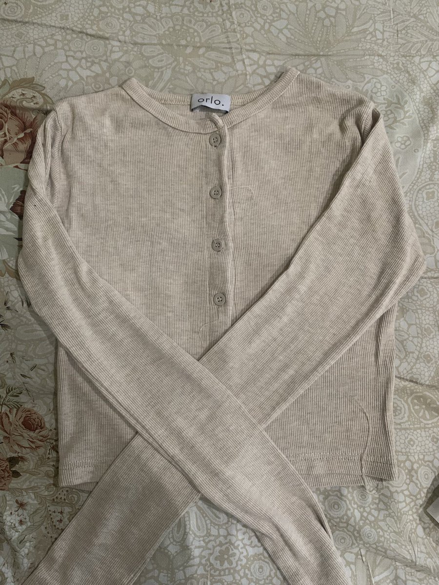 cowboylatoz's tweet photo. WTS PRELOVED VIRGO TOP BY ORLO 👀🙇����‍♀️ (PEMAKAIAN PRIBADI)

⭐️ very good condition
💰 idr 30k
🎀 allsize (ld 70-90, p 40)
📍 dom jabar
🍊 bisa co via oyen split pay onlyy https://t.co/H5hs2lBMo1