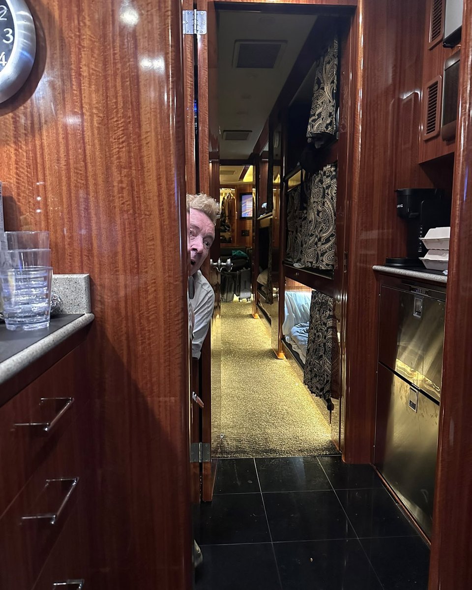 pilofficial's tweet photo. Anyone seen John? https://t.co/K8q4cSZD3b