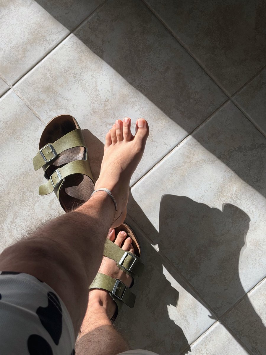 tinytoes71 tweet picture