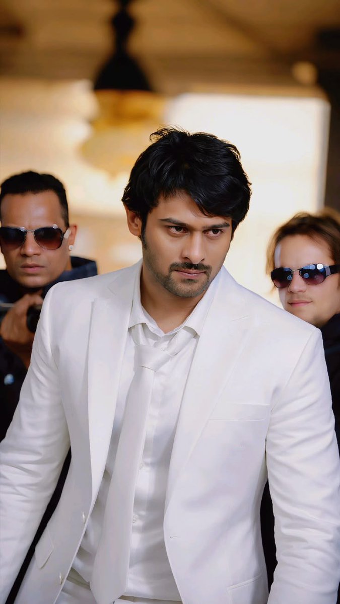 Sweth_Cosmos's tweet photo. A gentleman in white carrying effortless Kingly presence with his graceful violence 🤍🧿

#Prabhas https://t.co/a4jeNwLvhM