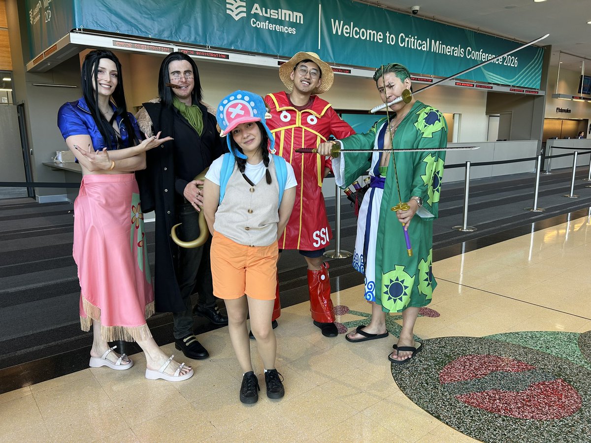Know_That_Guy's tweet photo. Met a few more people today.
I still need to work on my โbeing so nervous when approaching peopleโ thing.
I just wish I had a more outgoing personality irl, and less socially awkward ๐
Next year ๐
#OzComicCon #sunday #Know_That_Guy #cosplay https://t.co/2vHRv2Uf2u