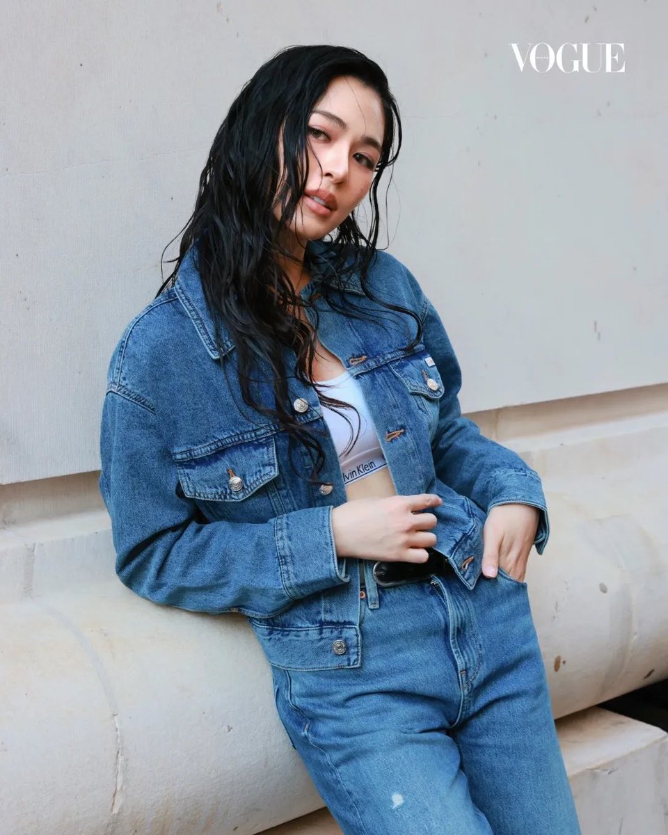 viraltakes's tweet photo. Ling Ling Kwong stuns for Calvin Klein SS27. https://t.co/bAkXgwmJfi