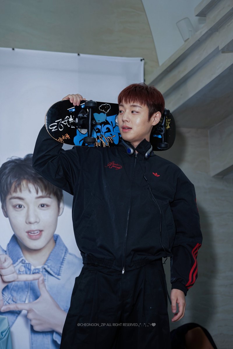 mingmang_0529's tweet photo. sk8er boi🛹 https://t.co/rpnh93ArpK