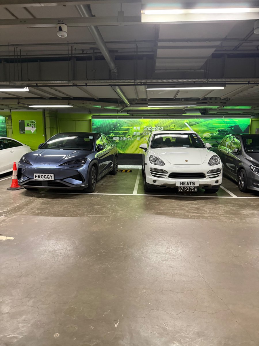 scocap7's tweet photo. If you put a frog in water and slowly raise the temperature, it will die. There’s wisdom in that @HKnumberplates https://t.co/QOX34snMmh