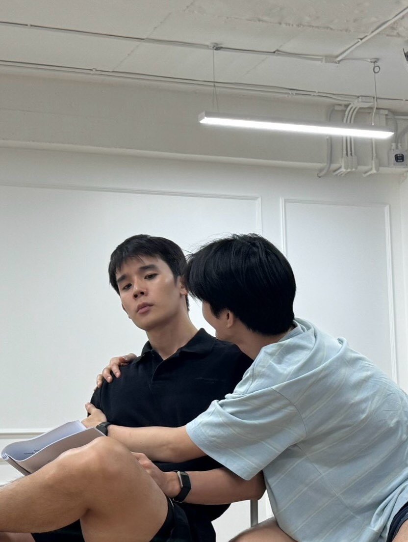 talatannt's tweet photo. ยัยเปปเปอร์สว่างจริงค่ะ กระโดดไปกอดคูมตำรวจเลยนั้น ยัยหนูทำดี ๆลูกกก

#IWillAlwaysSaveYou
♡ — #jimmyyjp #sea_tawinan #jimmysea https://t.co/WigT34Sh5A