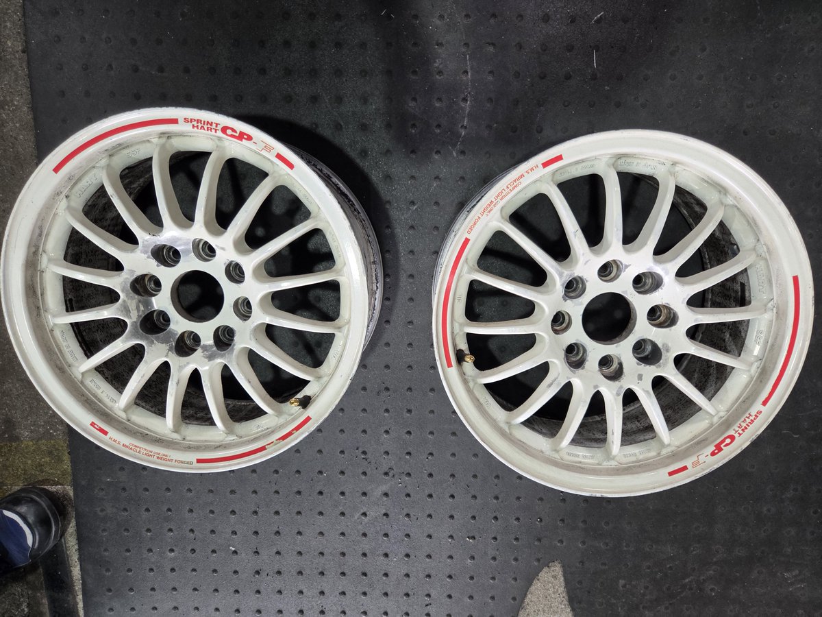 KF06DETT's tweet photo. 急遽車両入れ換えにつきホイール売ります

スプリントハート　１５インチ
114.3 4h

黒
7j +40～35忘れました
タイヤは外します
自家塗装黒
4本20000

白
7.5j +42
2本25000
ヤフオクで買ったものの車がパージしたので荷解きしただけ•値段もそのままです

手渡しのみ https://t.co/mUaGTJ325K