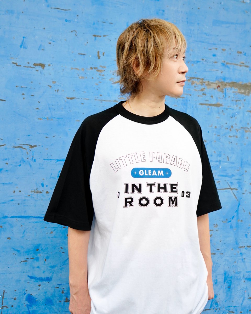 LittleParade_JP's tweet photo. 〖LIVE GOODS info〗

GLEAM Raglan T-shirt
¥4,500

Size: S / M / L / XL
Color : White×Black / Ash×Billiard Green

Model：太志 ✴ L Size着用
Design：とっきー(@tokki_design)

𓂃⟡.·

✒ memo

ラグランスリーブTシャツが登場！
今回は2色展開！お気に入りをゲットしてください！ https://t.co/iTcCxmK0c5