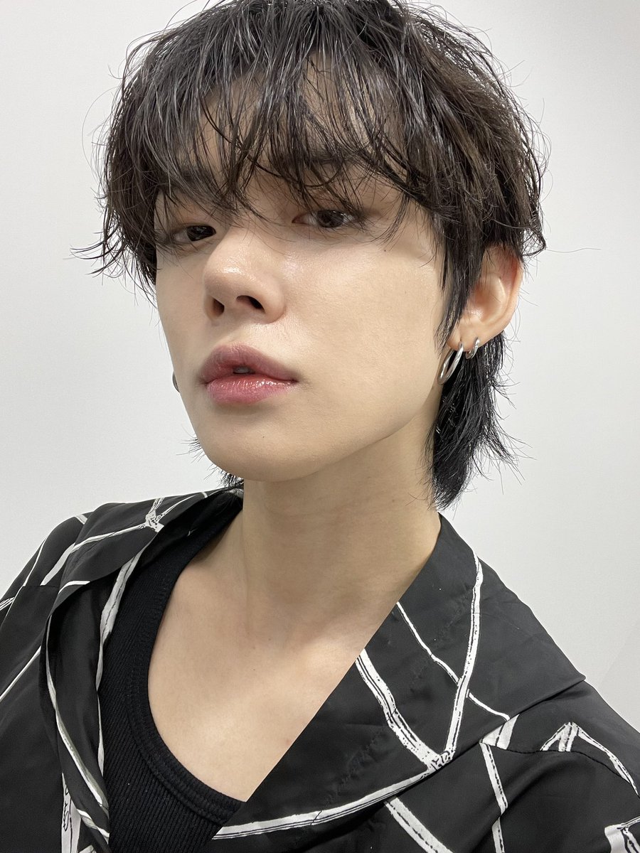 mingdung_txt's tweet photo. 나 정말 이 옷 입은 거 너무 좋아했음... https://t.co/UsetGk8jge