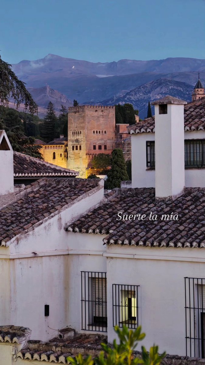 milostisland's tweet photo. Define suerte: poder ver esto todos los días 

#granada https://t.co/1tamis18zV