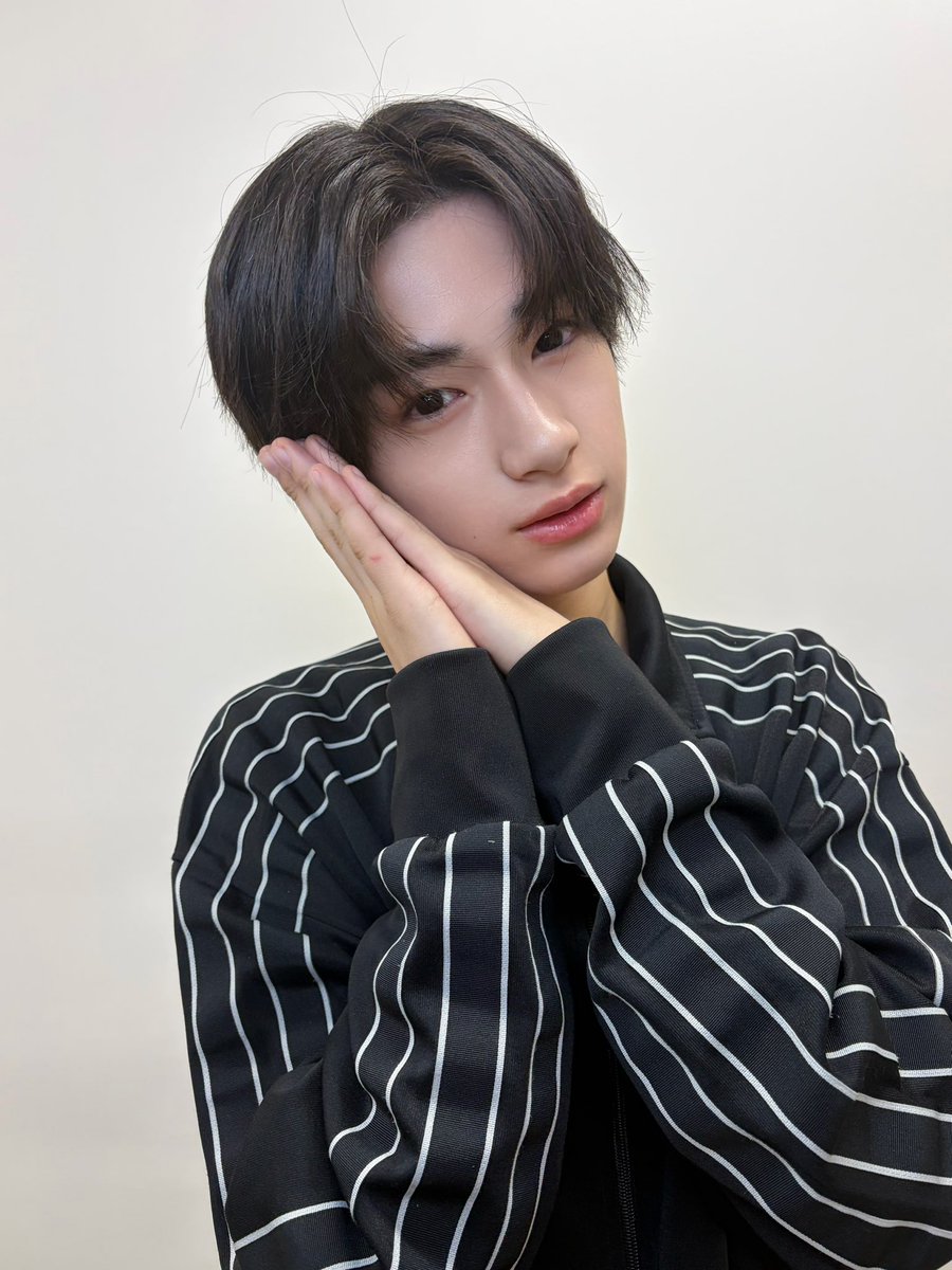 iiondo_official's tweet photo. /／
 📣リリースイベント特典会情報
\＼

本日の撮影ポーズをお知らせします！

📍ららぽーと安城 1F SAISON スタジアム(スタジアムコート)

📸グループ撮影会・グループ&グループ撮影会
夢の途中で💤

📸2ショット撮影会
A iiONDOポーズ👍
B Yes!ポーズ
C 読書の秋📚

#iiONDO
#はつ恋ONDOの秋が来た
#EBiDAN
