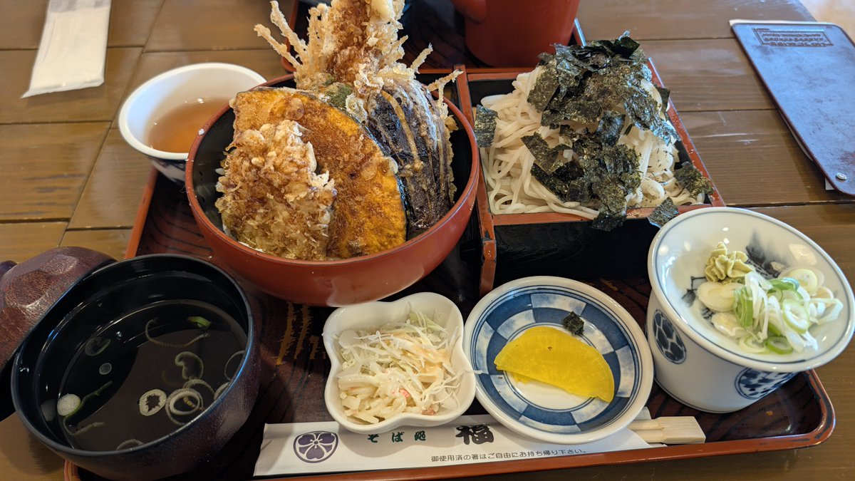 U72651394's tweet photo. お昼は天丼と蕎麦のセット🤭

お腹いっぱい😋
ごちそうさまでした！ https://t.co/8T65M3ik5q