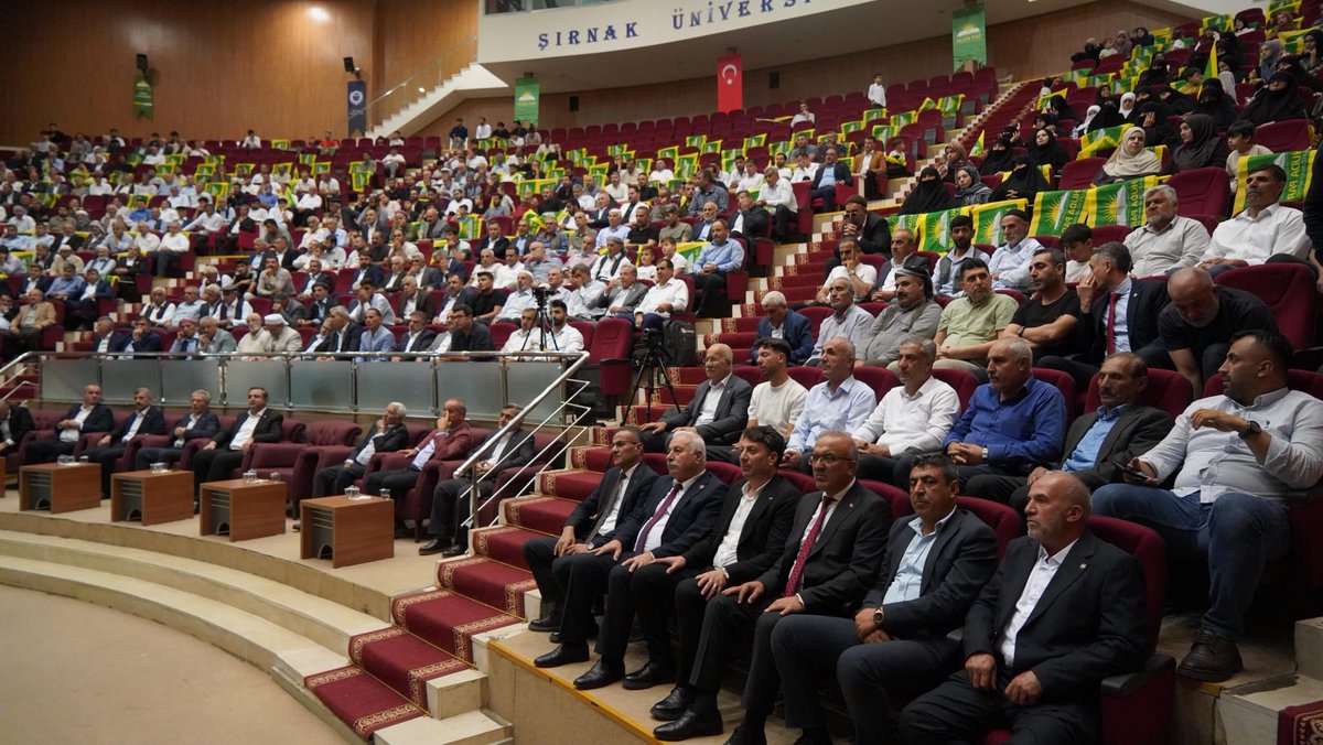 HudaParSirnak's tweet photo. 5. Olağan Kongremize katılarak bizleri onurlandıran;

Siyasi partilerin ve sivil toplum kuruluşlarının değerli il ve ilçe başkanlarına, belediye başkanlarımıza, kadim memleketimizin kıymetli kanaat önderlerine, muhtarlarımıza, basın mensuplarımıza ve bizlerele olan, davamıza güç katan tüm aziz Şırnaklı hemşehrilerimize yürekten teşekkür ederiz.

Göstermiş olduğunuz bu güçlü dayanışma ve katılım için şükranlarımızı sunar; kongremizin Şırnak’ımıza, bölgemize ve tüm memleketimize hayırlar getirmesini dileriz.

#HÜDAPAR
#Şırnak