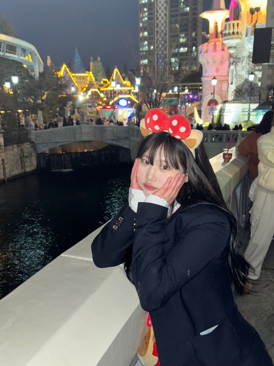 HyEonfte's tweet photo. 롯데월드빨리가구싶다ㅏㅏ🎠🤍 https://t.co/TXvnRERW8C