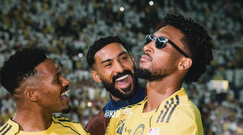 up_to117's tweet photo. @dr_1sa @Sizwe6230 فريقي باخر مباراه ضدك توطيتك واهنتك واخذت الدوري وكنت محطة عبور لي فيها وفوق كذا ذكرتك بعارك الابدي https://t.co/AfLxfcqkcj
