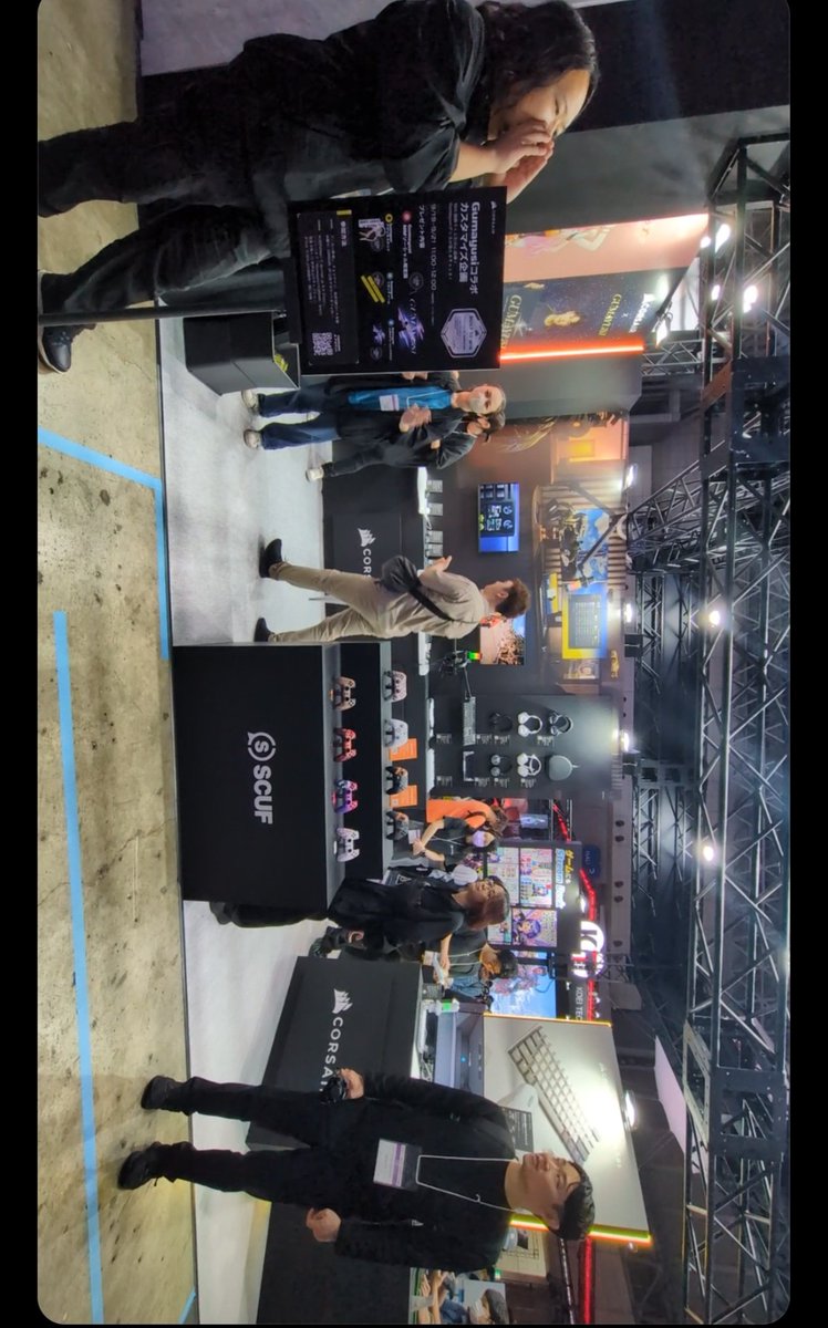 anG_57_'s tweet photo. ブースに来ました〜!!

かっこいいコントローラーがたくさん並んでます！！

#Gumayusi×CORSAIR
@CORSAIR_JP https://t.co/RnadEeRW9y