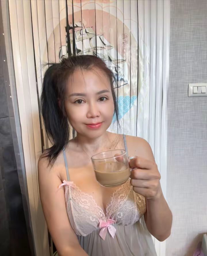 Anaieqq's tweet photo. จิบกาแฟตอนเช้าทำให้เราสดชื่นตลอดวัน😁😁 จิบกาแฟ ไม่ให้ขม ต้องใส���นมและใส่ใจ😆😆

#วันอาทิตย์ https://t.co/dbXaQGnOOK
