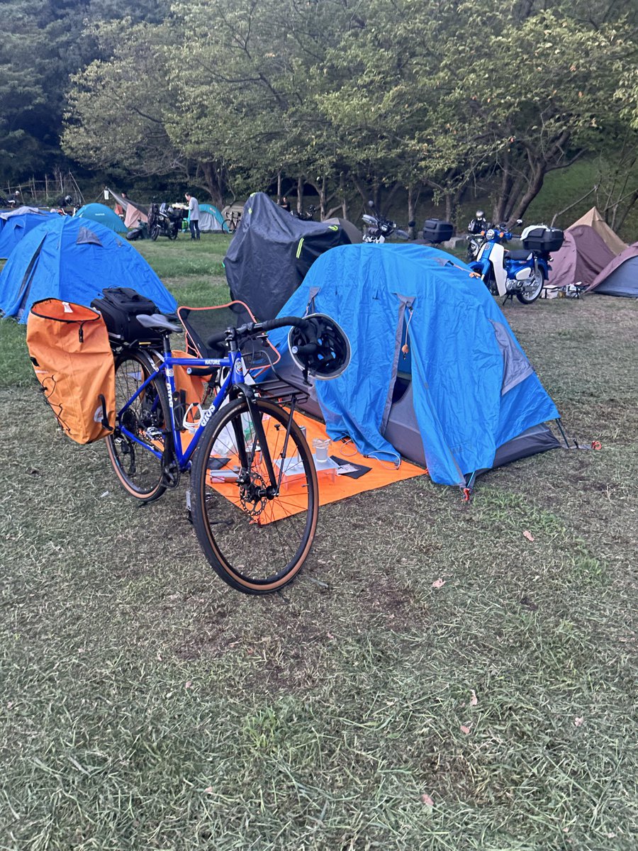 GRD_78's tweet photo. チャリキャンして車に戻ってきたら恐怖しか無かった
CRZが場違い過ぎるしここに停めたキチガイやと思われそうでいやや
車いないからここに停めてたんだよ！！！ https://t.co/i2ojiYYLo7