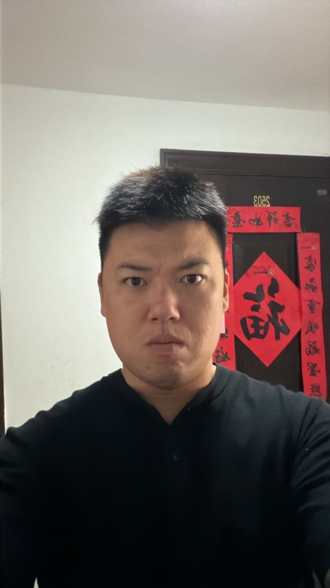 liuleixian's tweet photo. 去理个发 换个短发 长发天天打理太麻烦 男人越简单越好 https://t.co/0zN4hjWUpN