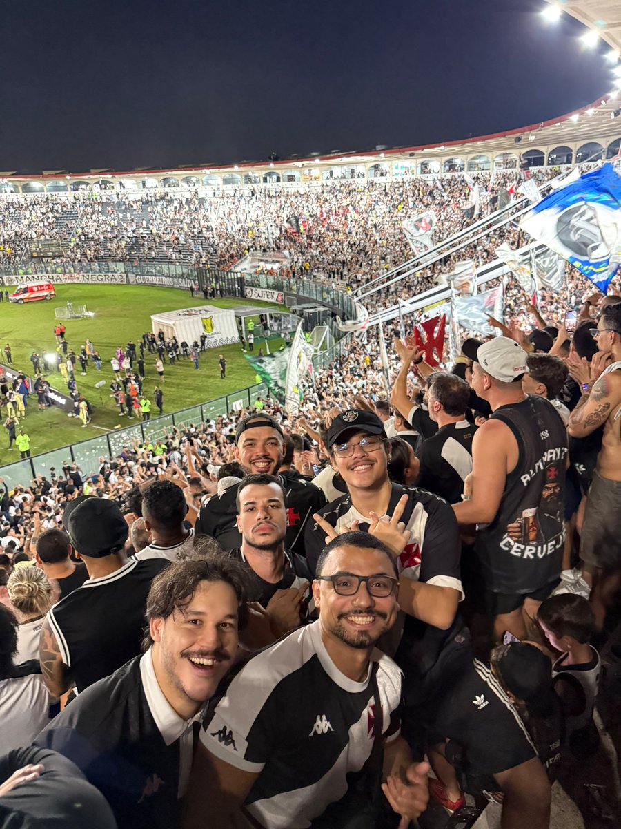 pvsilva93's tweet photo. Jogo 26/2026
Vasco 5 X 0 Coritiba 

Faltam 5 vitórias.... Pé no chão!! https://t.co/DU3bkEeQhu