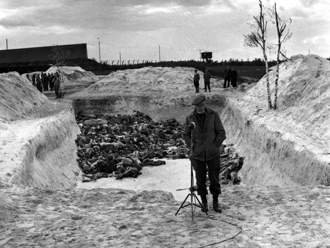 duruv94ap's tweet photo. @btsarmyallah Watch how kindly the Germans treated the Jews 🥹 They fed them. This is the treatment the Jews deserve, you outcast. Know that Jews are outcasts from all over the world, especially in the 19th and 20th centuries. https://t.co/d0pDP4Pedl