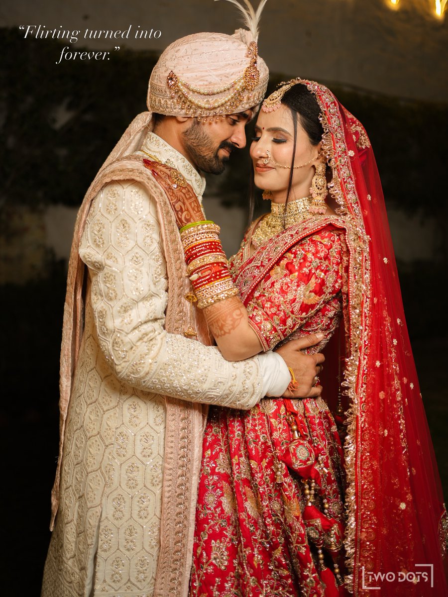 vero_CdS's tweet photo. “The day our forever officially began ❤️✨”
Makeup by - @sudha_chaudhary_makeup_studio
Photography by - @twodots. in https://t.co/d2KSxoVZcu